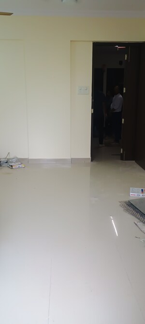 Furnished Amenities in 2 BHK Apartment at Lake Florence, Powai – for Rent