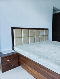 2 BHK +Apartment For Rent in K Raheja Heights