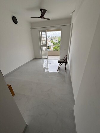 1 BHK +  610 Sq.Ft. Apartment in Woodland Apartments