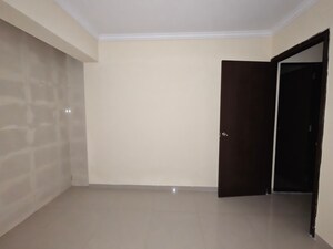 Room in 1 BHK Apartment at Unnati Woods CHS, Kasarvadavali – for Rent