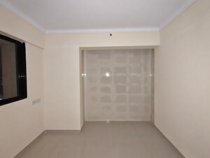 Room in 1 BHK Apartment at Unnati Woods CHS, Kasarvadavali – for Rent