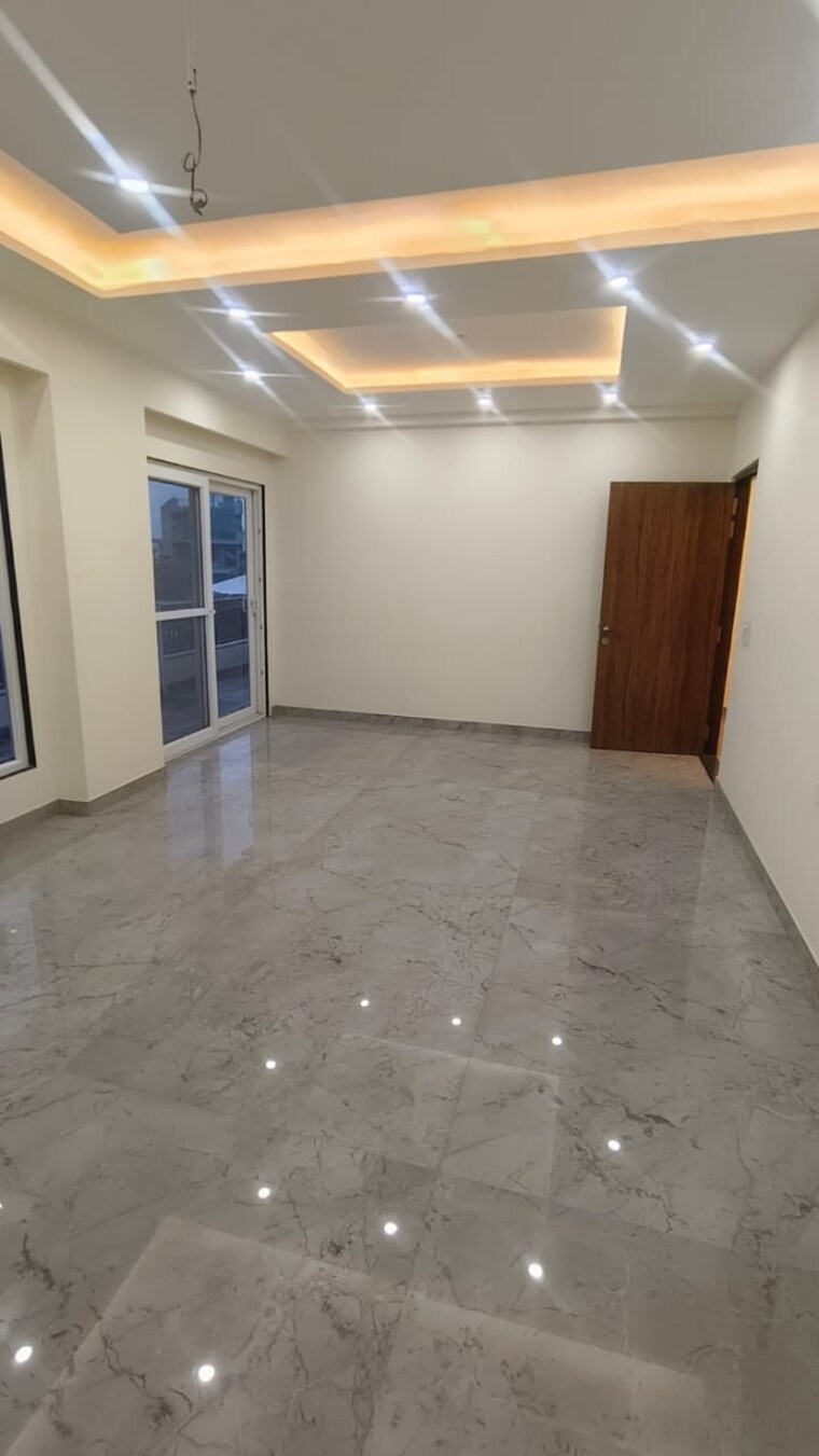Room, sector 23 4 Bedroom 502 Sq.Yd. Builder Floor In Sector 23 Gurgaon 10651898