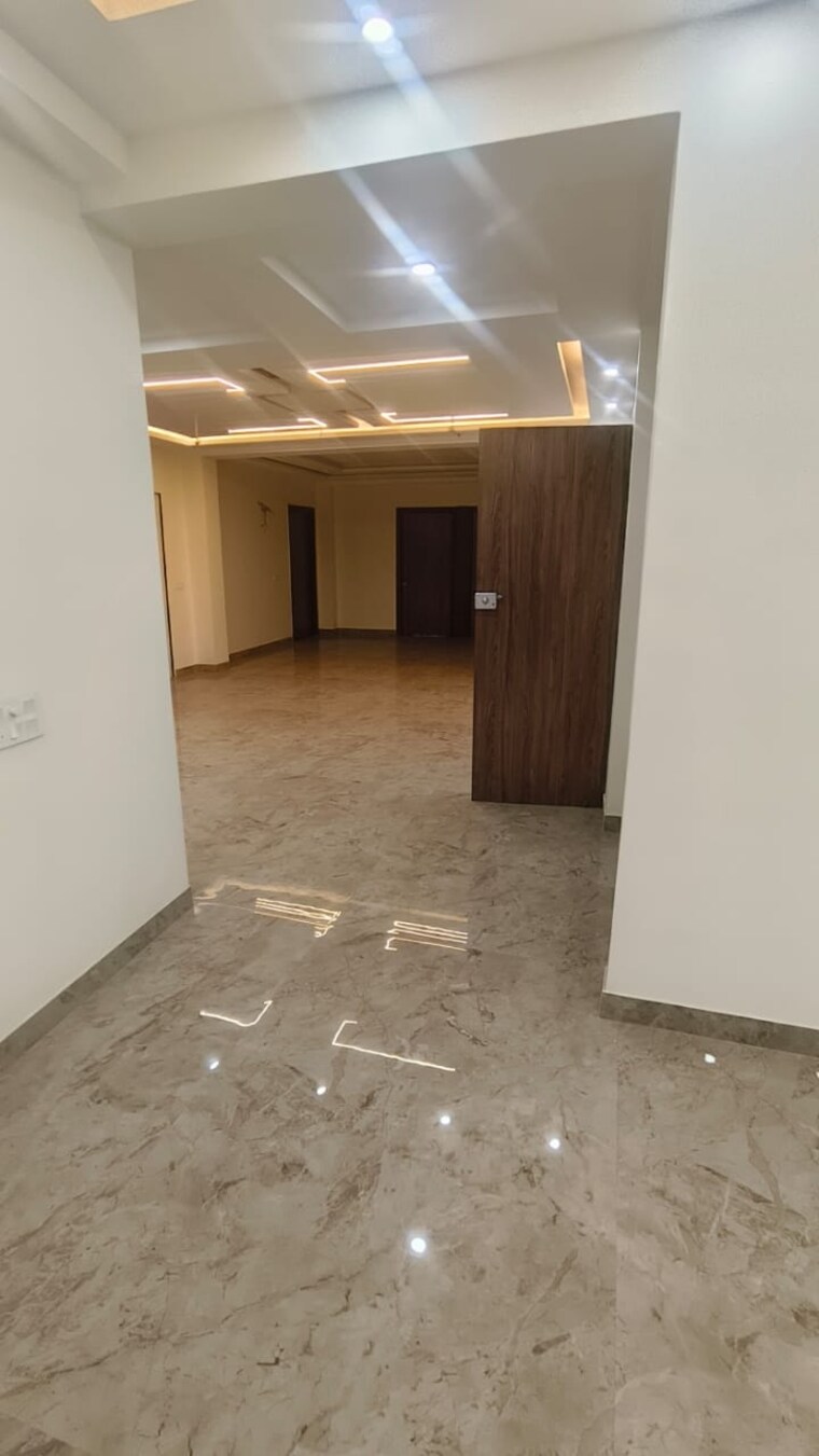 Room, sector 23 4 Bedroom 502 Sq.Yd. Builder Floor In Sector 23 Gurgaon 10651898
