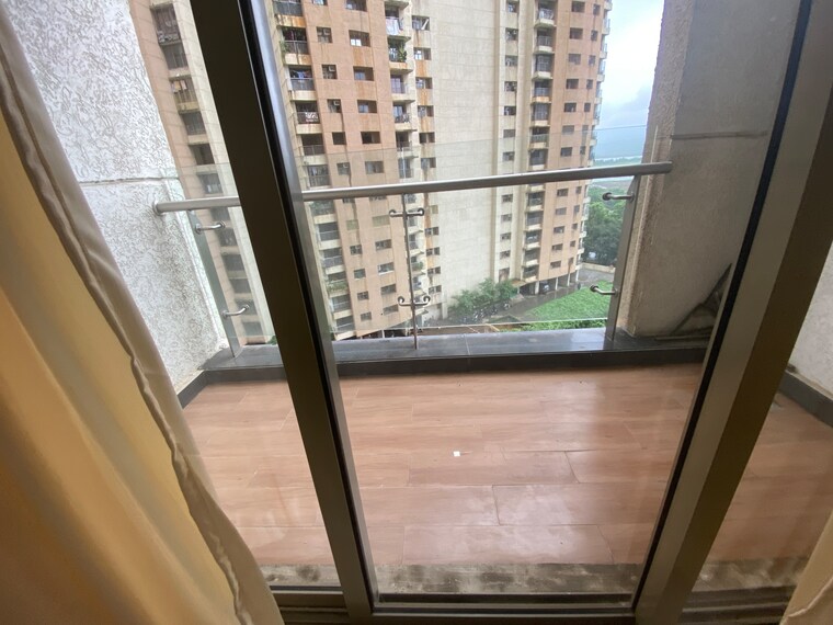 Balcony, lodha-splendora 3 Bedroom 1600 Sq.Ft. Apartment In Ghodbunder Road Thane 10651945