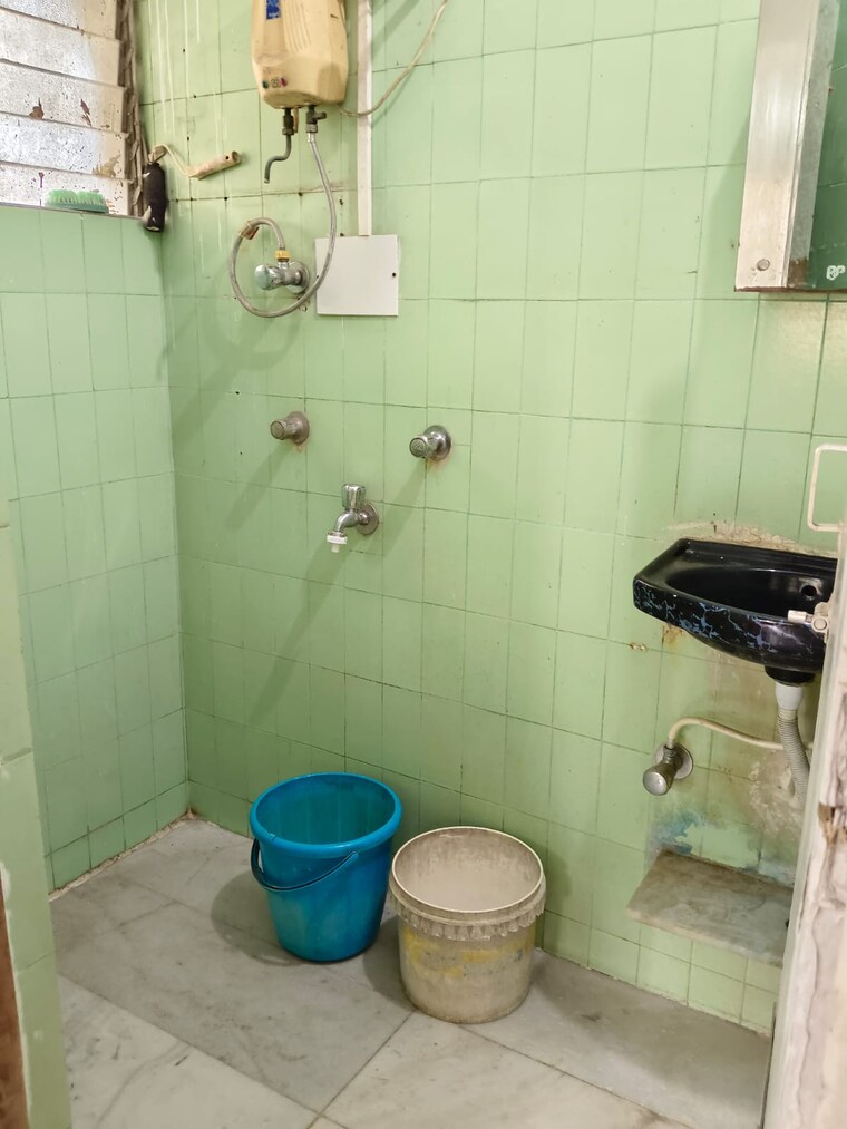 Bathroom, tulsidham-complex 1 Bedroom 450 Sq.Ft. Apartment In Kapur Bawdi Thane 10651953