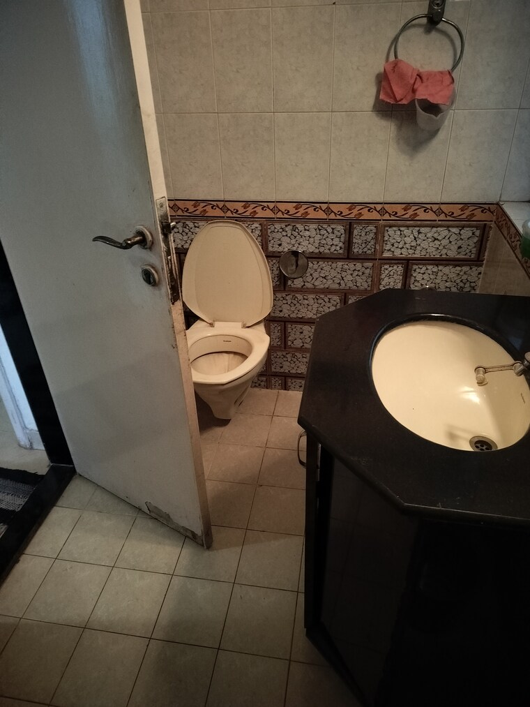 Bathroom, mahindra-mahendra-gesco 2 Bedroom 1030 Sq.Ft. Apartment In Goregaon West Mumbai 10652000
