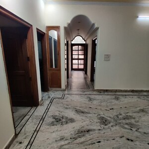 Room in 3 BHK Apartment at Sainik Colony – for Rent