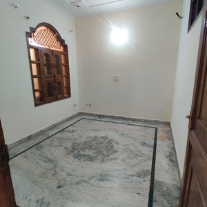 Room in 3 BHK Apartment at Sainik Colony – for Rent