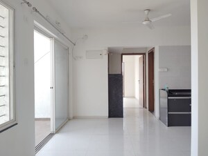 Room in 3 BHK Apartment at Icon Westwood Estates, Wakad – for Rent