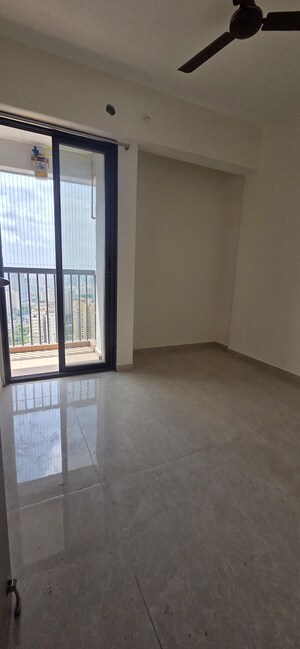 Room in 2 BHK Apartment at Spring Hills, Manpada – for Rent
