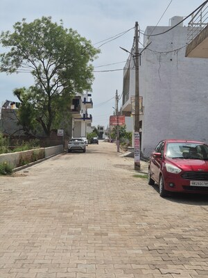 Balcony in  Shop at Leelavati Enclave, Sector 72 – for Sale
