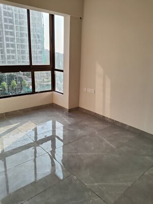 Room in 3 BHK Apartment at Hubtown The Premiere, Andheri West – for Rent