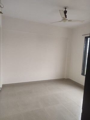 Room in 2 BHK Apartment at Shree Paras Basera, Lohgaon – for Rent