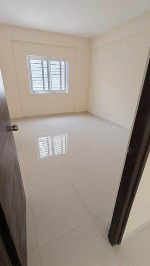 Room in 2 BHK Apartment at Shubankara Innovative Palacia, Aecs Layout – for Sale