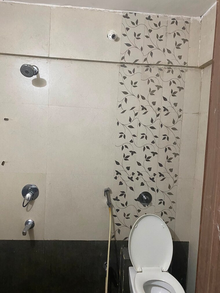 Bathroom, hdil-metropolis-residences 2 Bedroom 800 Sq.Ft. Apartment In Andheri West Mumbai 10652165