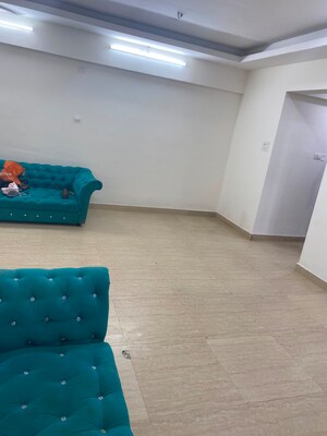 Furnished Amenities in 2 BHK Apartment at HDIL Metropolis Residences, Andheri West – for Rent