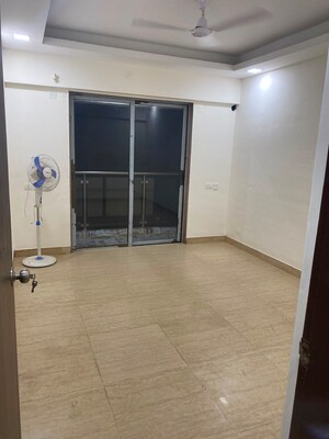 Room in 2 BHK Apartment at HDIL Metropolis Residences, Andheri West – for Rent