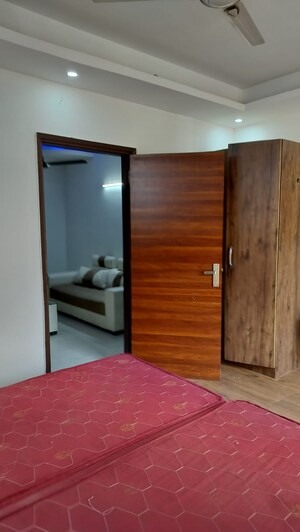 Room in 1 BHK Builder Floor at Sushant Lok I – for Rent