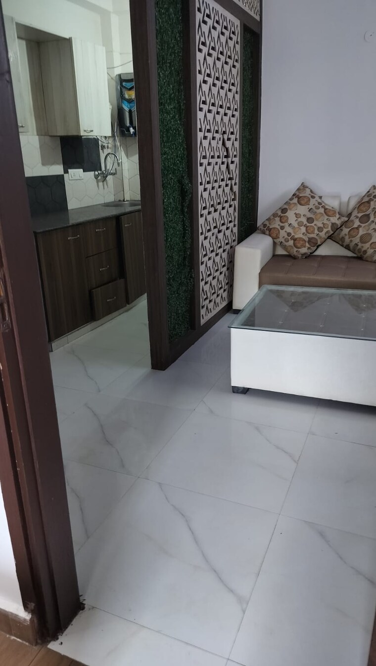 Kitchen, rof-portico 1 Bedroom 400 Sq.Ft. Builder Floor In Sector 43 Gurgaon 10652203