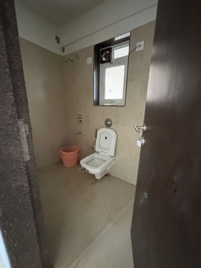 Bathroom, puranik-city-reserva 2 Bedroom 717 Sq.Ft. Apartment In Ghodbunder Road Thane 10652222