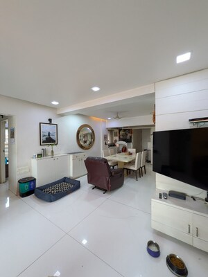Team Area in 3 BHK Apartment at Indradarshan II, Oshiwara – for Sale