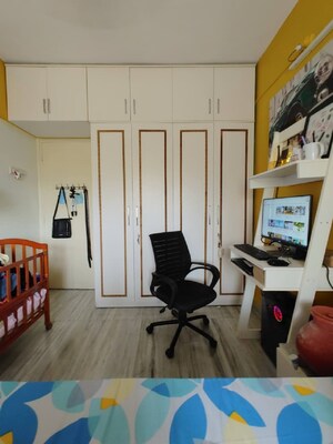 Bedroom in 1 BHK Apartment at Juhu – for Rent