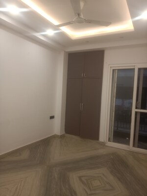 Room in 3 BHK Builder Floor at Vasant Kunj Enclave – for Rent
