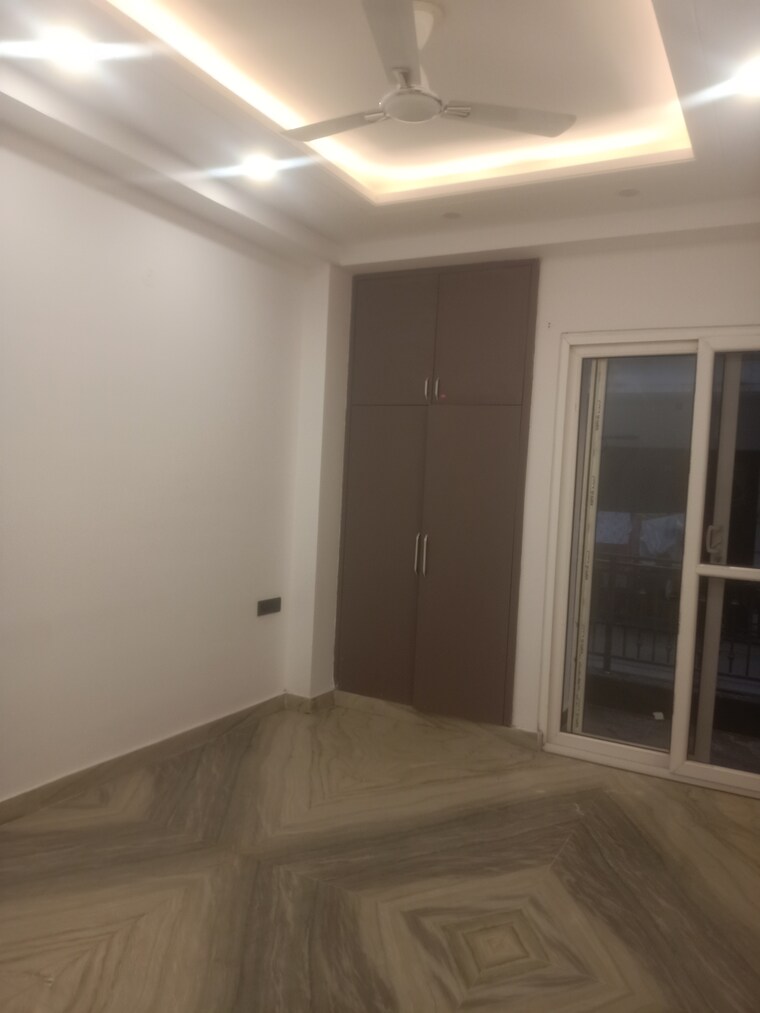 Room, vasant kunj enclave 3 Bedroom 120 Sq.Yd. Builder Floor In Vasant Kunj Enclave Delhi 10652240