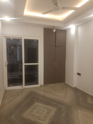 Room in 3 BHK Builder Floor at Vasant Kunj Enclave – for Rent