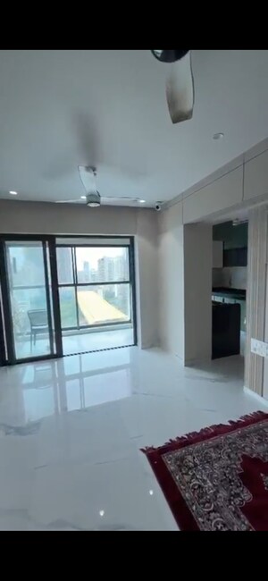 Room in 2 BHK Apartment at Level The Residences, Andheri West – for Rent