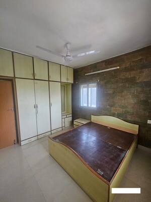 Room in 2 BHK Apartment at Bandra West – for Rent