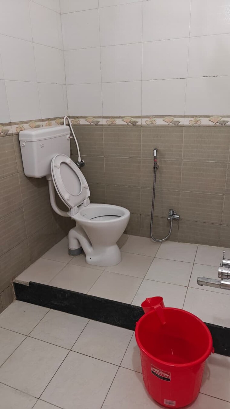Bathroom, aundh 2.5 Bedroom 1300 Sq.Ft. Penthouse In Aundh Pune 10652268