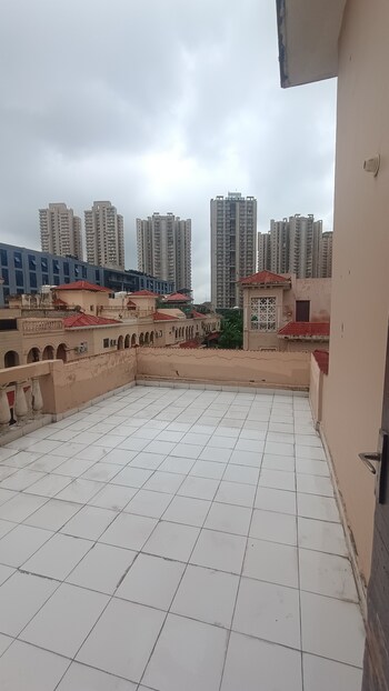 3.5 BHK Villa for Rent in Amrapali Leisure Valley, Greater Noida
