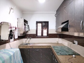 3 BHK Builder Floor for Rent in Mahavir Enclave 1, Delhi