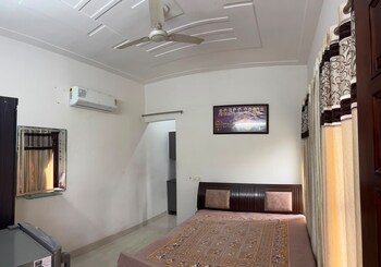 2 BHK House for Rent in Aerocity, Mohali