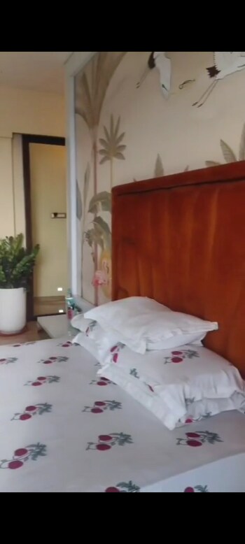 5 BHK Flat for Rent in Adarsh Nagar, Mumbai
