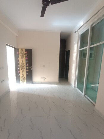 3.5 BHK Villa for Rent in Amrapali Leisure Valley, Greater Noida