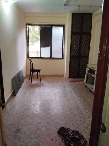 1 RK Flat for Rent in Kandivali West, Mumbai