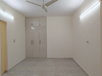 3 BHK Flat for Rent in Vasant Kunj, Delhi