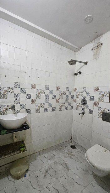 3 BHK Flat for Rent in Dilshad Garden, Delhi