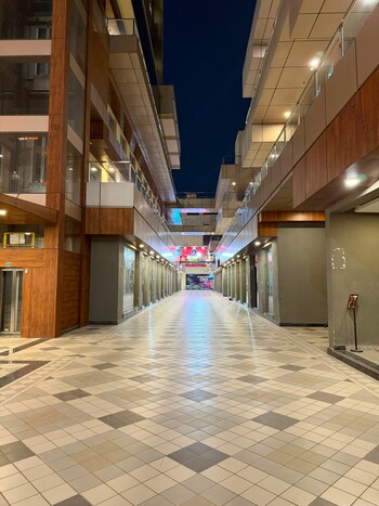 83 Avenue Oodles Sky Walk