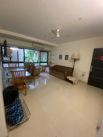 2 BHK Flat for Sale in Khar West, Mumbai