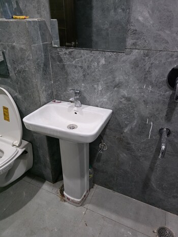 3 BHK Flat for Rent in Utrathiya, Zirakpur