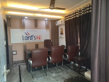 Skanda Apartments Alambagh
