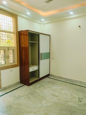 2 BHK Builder Floor for Rent in Vasundhara, Ghaziabad