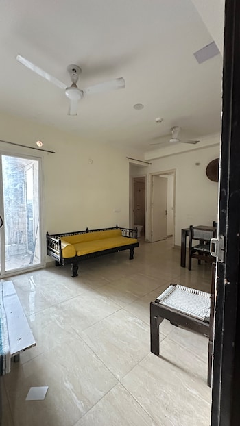 Gaur City 7th Avenue