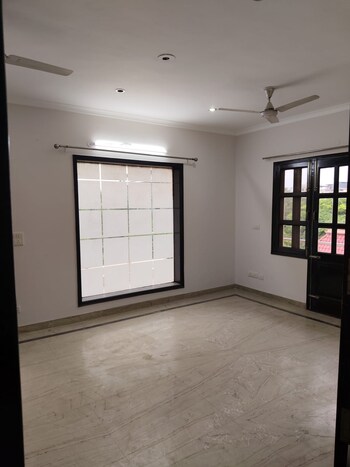 5 BHK Villa for Sale in Sector 41, Noida