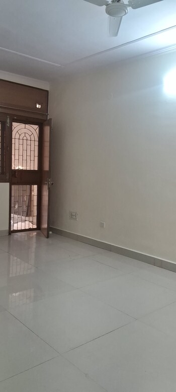 3 BHK Flat for Rent in Sarita Vihar, Delhi