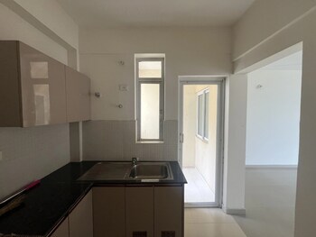 DLF Maiden Heights