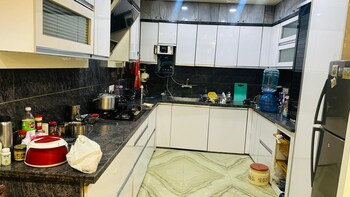 4 BHK Builder Floor for Rent in Chattarpur, Delhi